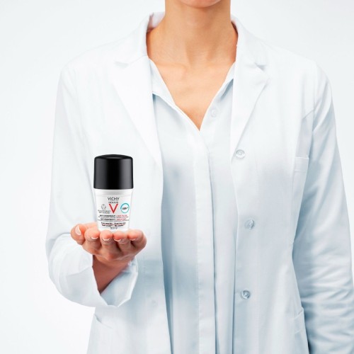 فيشي ديو رول اون للرجال مضاد للبقع فيشي ديو رول اون للرجال مضاد للبقع